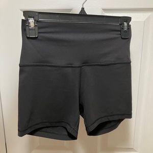 Lululemon Align High-Rise short 4”